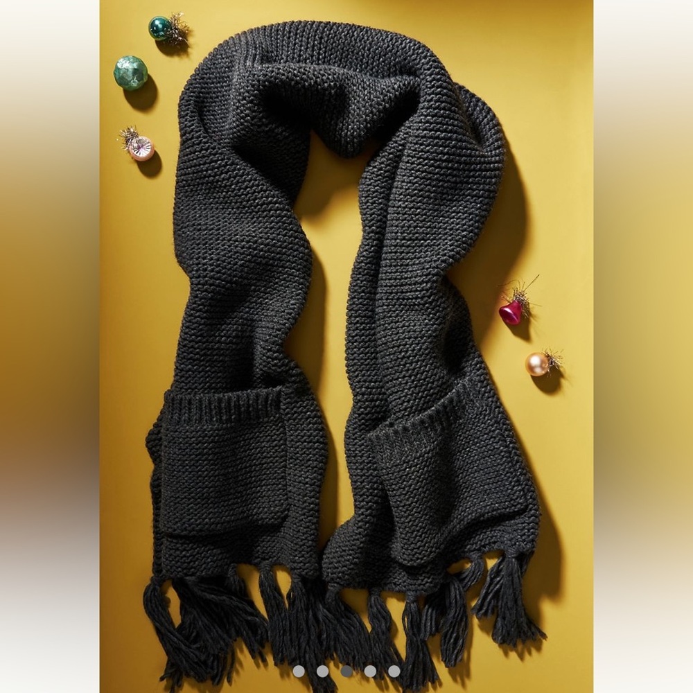 •ANTHROPOLOGIE• fringed pocket scarf